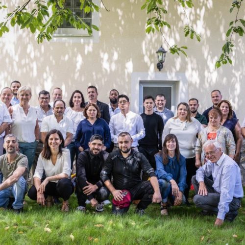 HOME CONCEPT promoteur immobilier Ile de France appartement neuf photo EQUIPE